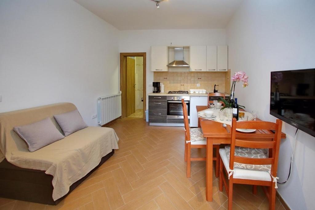 Apartments With A Parking Space Sukosan, Zadar - 16641 Εξωτερικό φωτογραφία